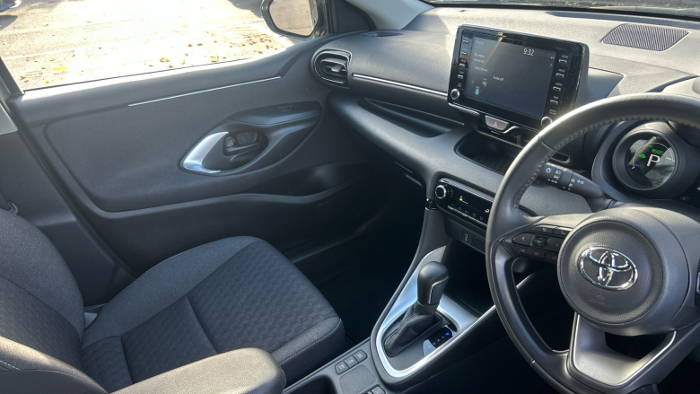 Toyota Yaris 1.5 Hybrid Design 5dr CVT Hybrid Hatchback